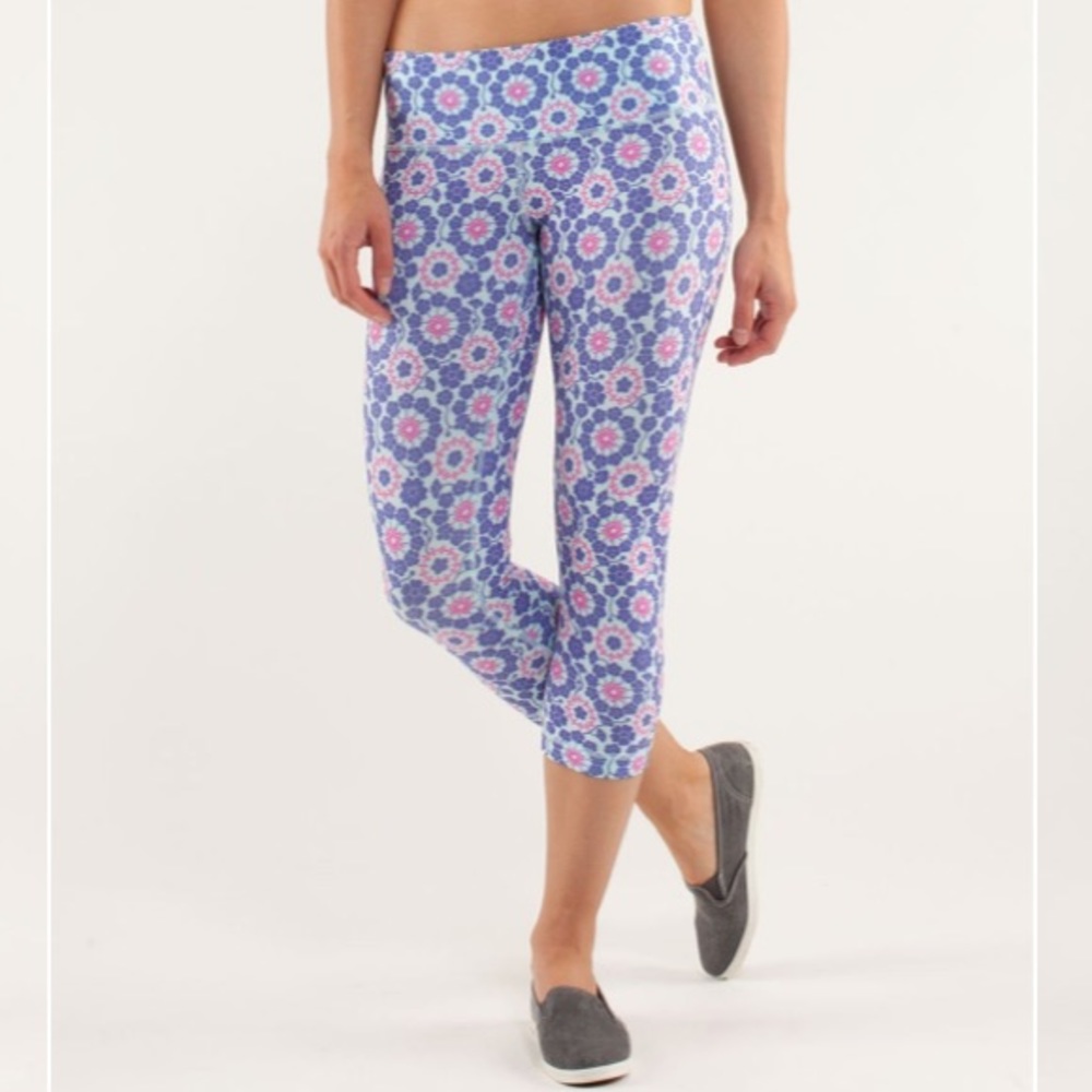 Lululemon Wunder Under Crop Twiggy Print Size 6